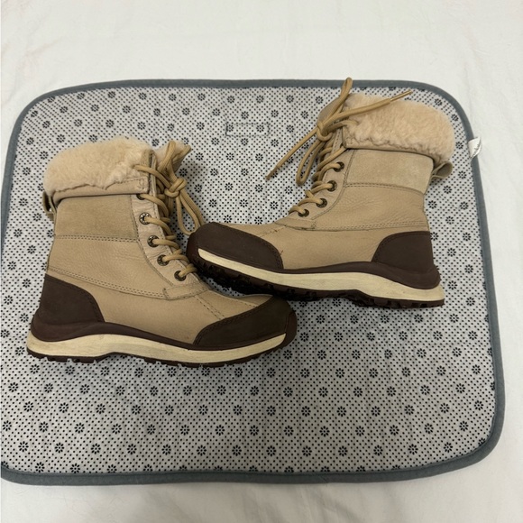 UGG Adirondack III Cream Waterproof Leather Boots Size 5.5 - Picture 5 of 8